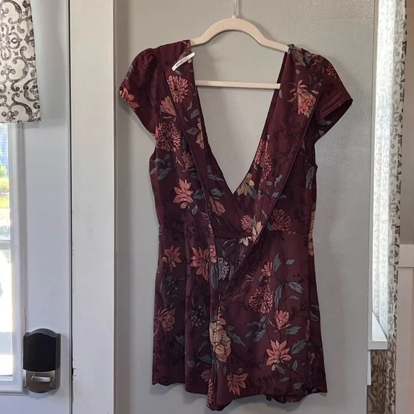 Urban Outfitters Kimchi Blue Burgundy Floral Skort Romper size 4 - Picture 4 of 9